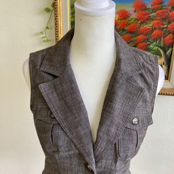 Fitted doubles breasted vest - Picture 6 of 8